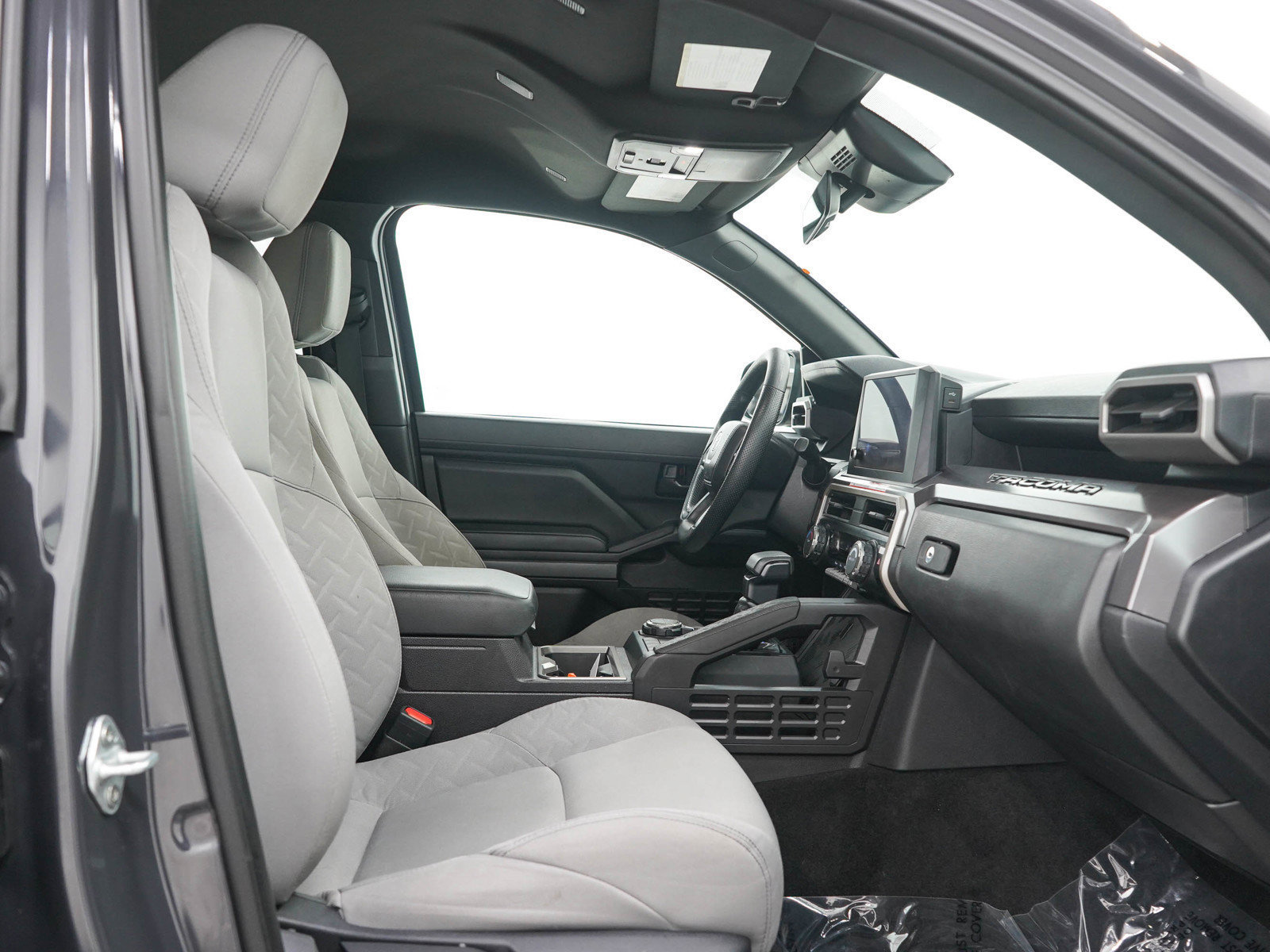 Used 2025 Toyota Tacoma SR5 AWD/4WD image 13