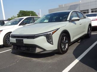 Used 2025 Kia K4 FWD video 1