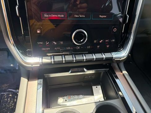 New 2026 GMC Yukon XL Denali w/ Denali Reserve Package AWD/4WD image 25