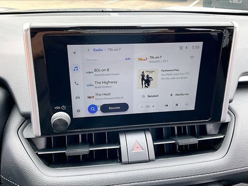 Used 2025 Toyota RAV4 XLE image 32