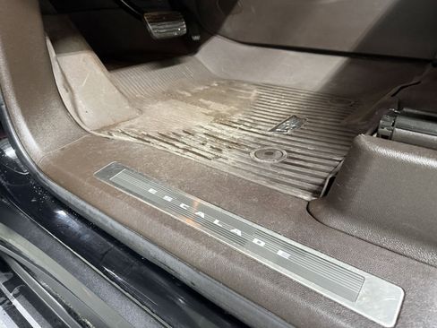 Used 2021 Cadillac Escalade ESV Sport w/ Driver Assist Tech Package image 11