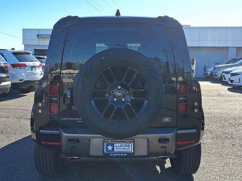 Used 2022 Land Rover Defender 90 X-Dynamic S image 10