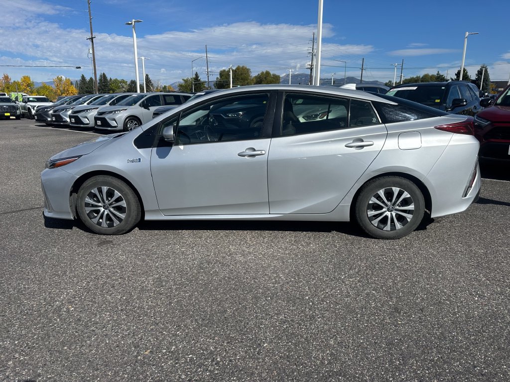 Used 2021 Toyota Prius Prime LE FWD image 2