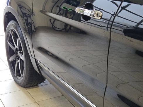 Used 2014 Ford Explorer XLT w/ Equipment Group 202A image 17