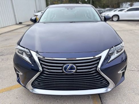 Used 2017 Lexus ES 300h image 8