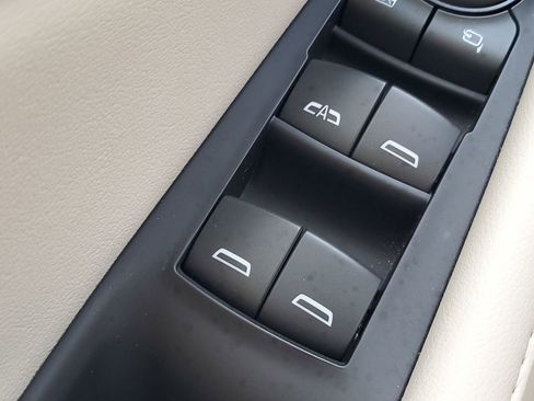 Used 2023 Buick Enclave Avenir w/ Avenir Technology Package image 35