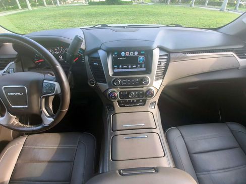 Used 2018 GMC Yukon Denali w/ Enhanced Security Package AWD/4WD image 23