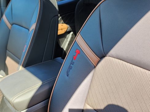 New 2026 GMC Canyon AT4 w/ Technology Plus Package image 17