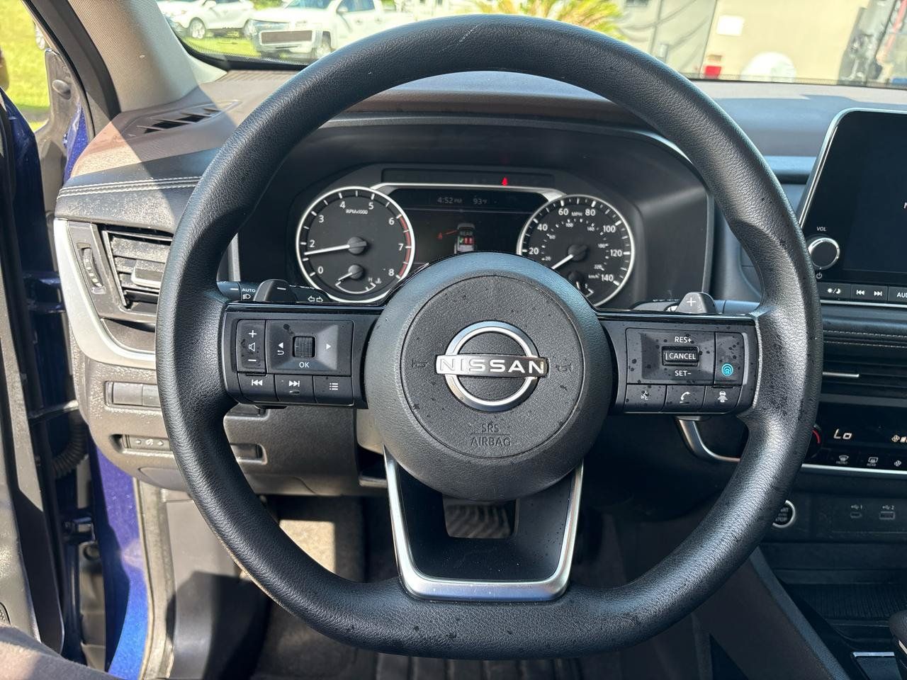 Used 2023 Nissan Rogue SV AWD/4WD image 11