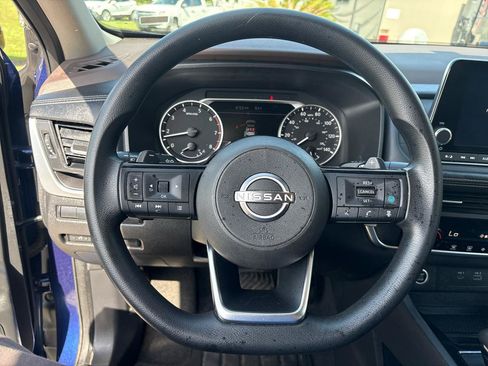 Used 2023 Nissan Rogue SV AWD/4WD image 11