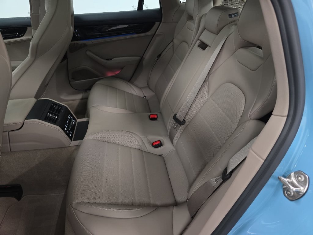 Certified 2026 Porsche Panamera 4 E-Hybrid AWD/4WD image 27