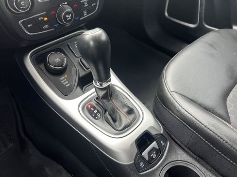 Used 2019 Jeep Compass Latitude w/ Popular Equipment Group AWD/4WD image 29