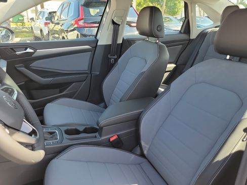 New 2026 Volkswagen Jetta SE FWD image 17