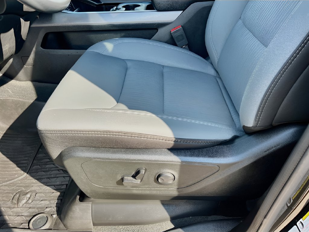 Used 2023 RAM 1500 Big Horn AWD/4WD image 18
