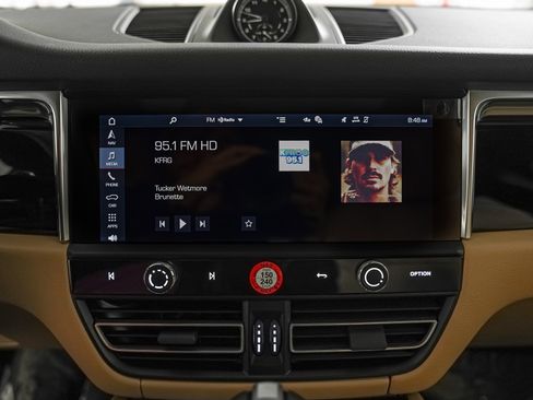 Certified 2025 Porsche Macan image 21