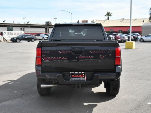 Used 2024 Toyota Tacoma TRD Sport image 7