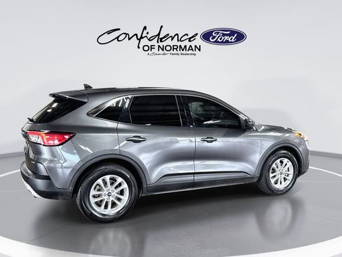 Used 2021 Ford Escape SE FWD image 9