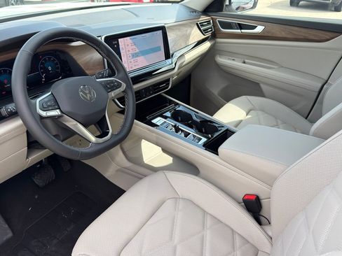 New 2026 Volkswagen Atlas SE FWD image 10