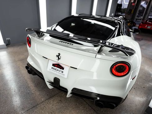 Used 2015 Ferrari F12 Berlinetta image 15