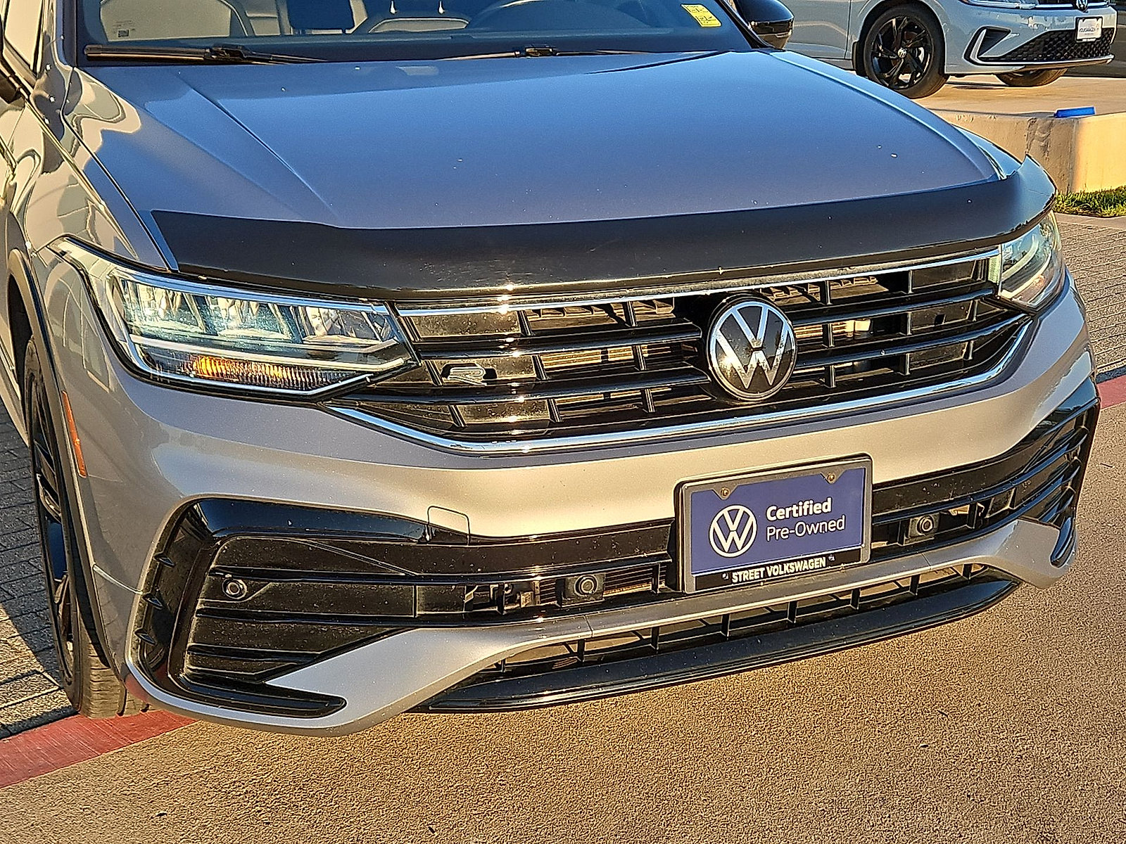 Certified 2024 Volkswagen Tiguan SE R-Line FWD image 10