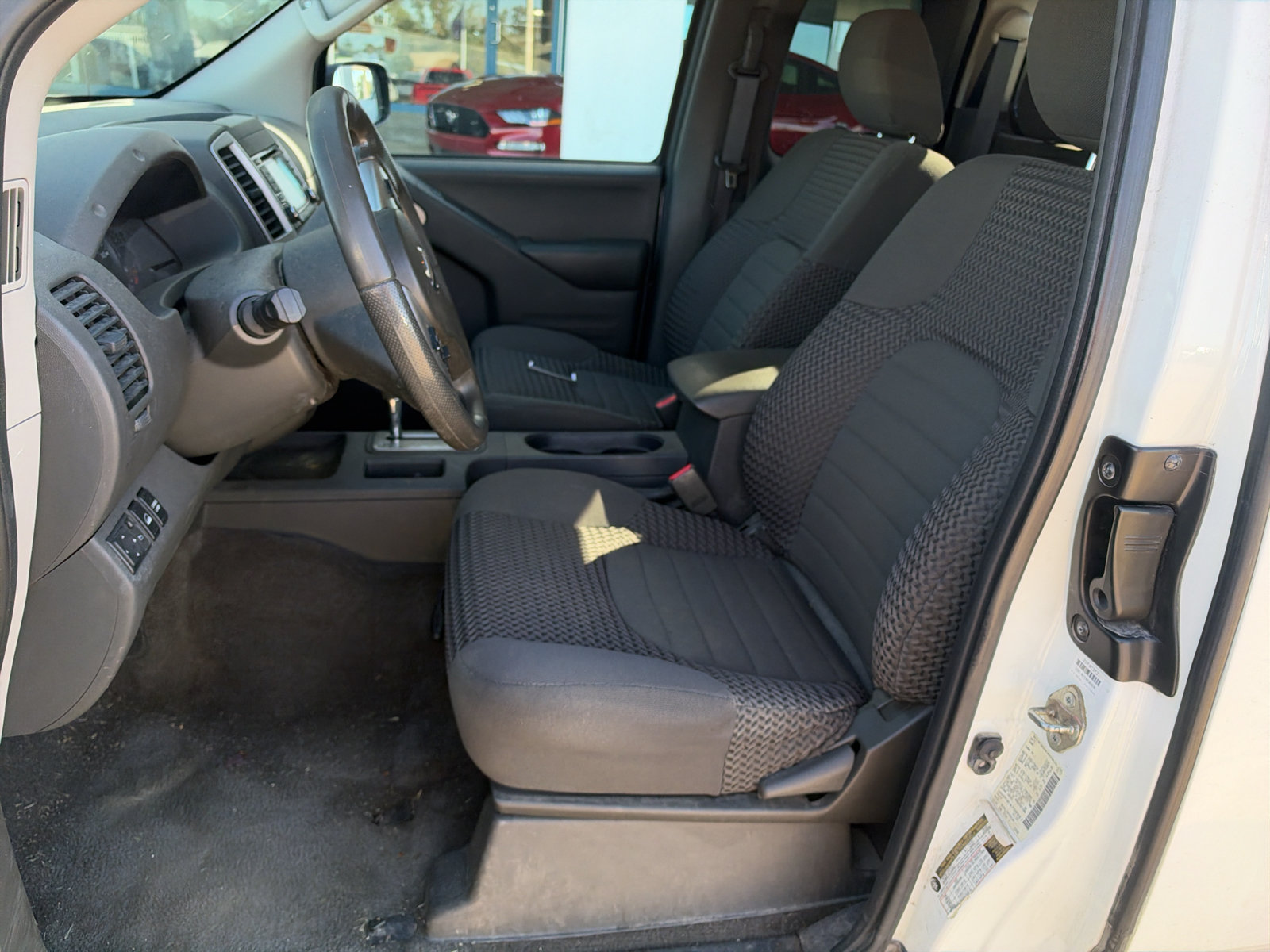 Used 2018 Nissan Frontier SV AWD/4WD image 12
