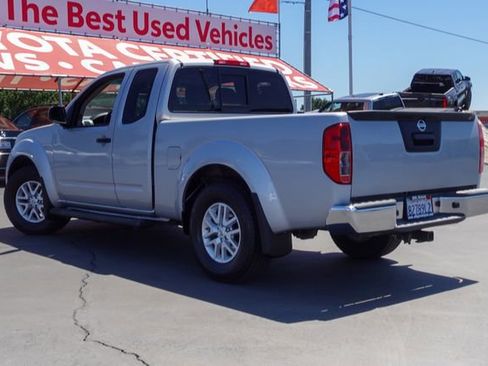 Used 2018 Nissan Frontier SV RWD image 9