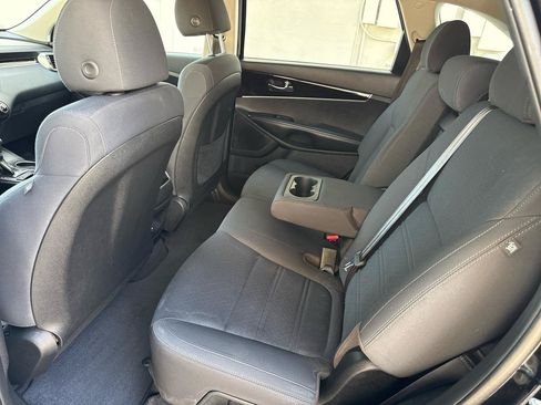 Used 2019 Kia Sorento L FWD image 37