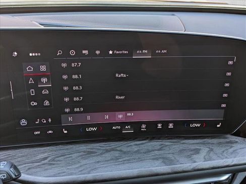 Used 2025 Audi Q5 Premium image 12