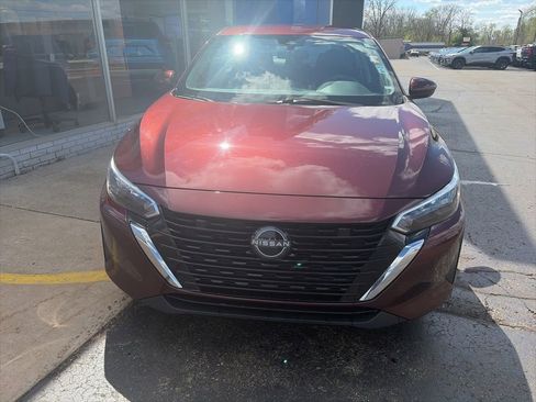Used 2024 Nissan Sentra SV FWD image 4
