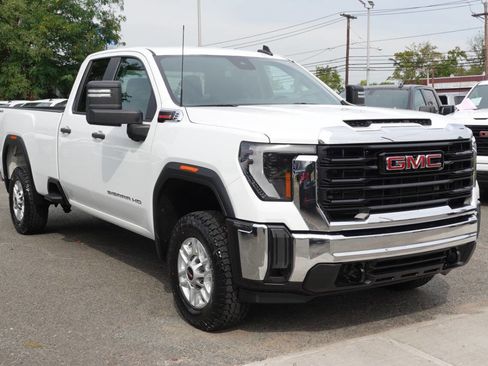 Used 2024 GMC Sierra 2500 Pro image 4