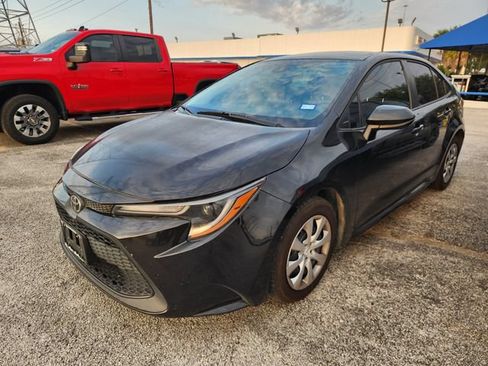 Used 2020 Toyota Corolla LE FWD image 3