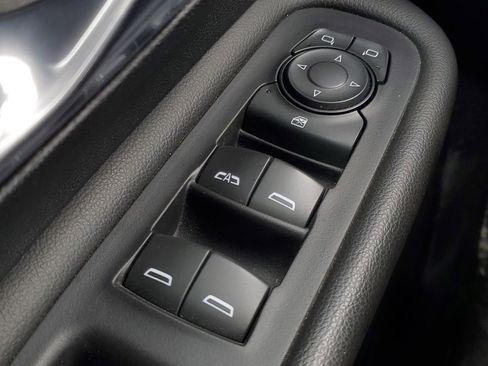 Used 2023 GMC Terrain SLT image 16