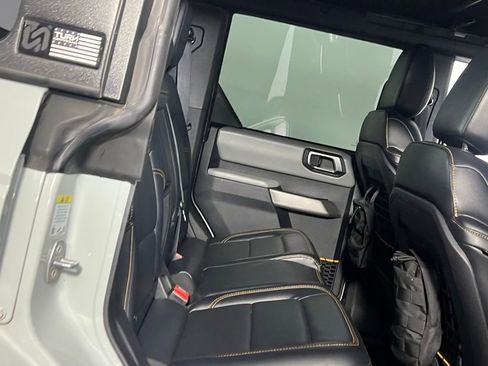 Used 2023 Ford Bronco Badlands image 28