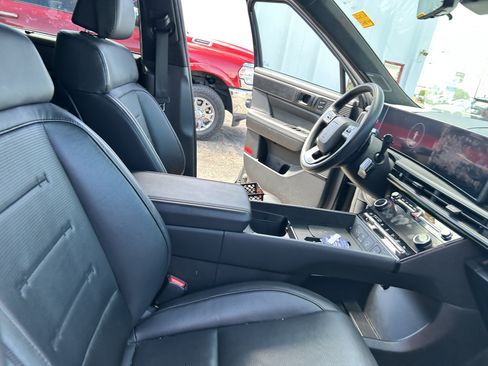 Used 2024 Hyundai Santa Fe Calligraphy AWD/4WD image 13