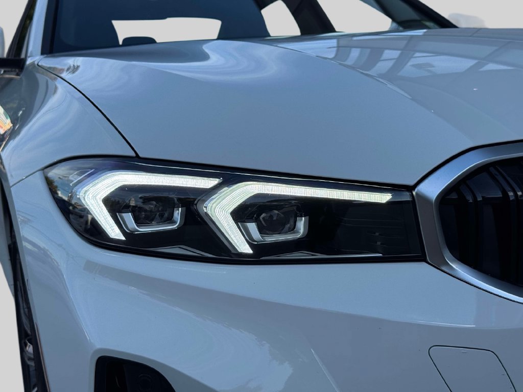 Certified 2026 BMW 330i xDrive Sedan w/ Convenience Package AWD/4WD image 9