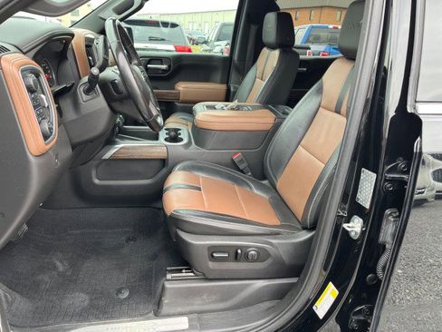 Used 2019 Chevrolet Silverado 1500 High Country w/ Technology Package AWD/4WD image 13