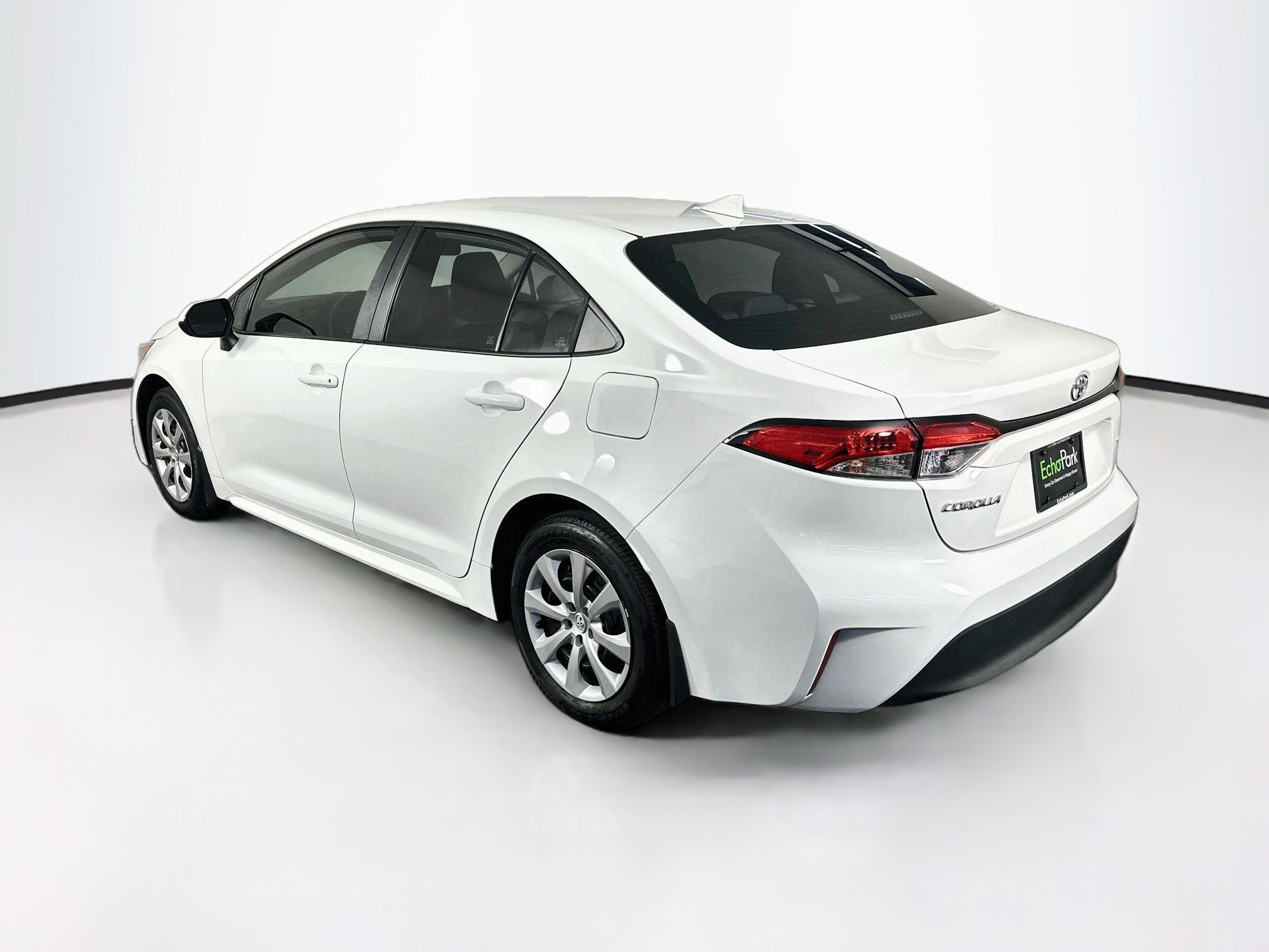Used 2026 Toyota Corolla LE FWD image 5