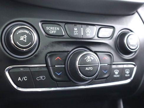 Used 2018 Jeep Cherokee Trailhawk w/ Quick Order Package 27L AWD/4WD image 24