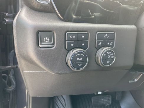 Used 2024 Chevrolet Silverado 1500 LT Trail Boss w/ Convenience Package II AWD/4WD image 18