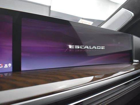 Certified 2026 Cadillac Escalade Platinum Sport w/ LPO, ONYX Package AWD/4WD image 21