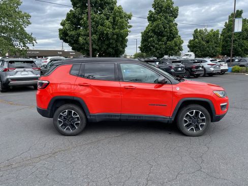 Used 2020 Jeep Compass Trailhawk AWD/4WD image 6