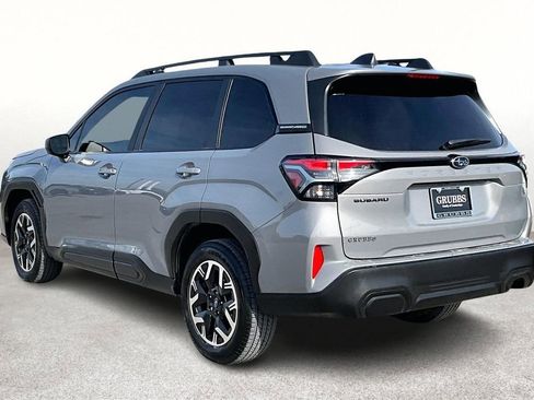 Used 2025 Subaru Forester Premium image 16