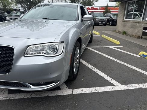 Used 2021 Chrysler 300 Touring L image 13