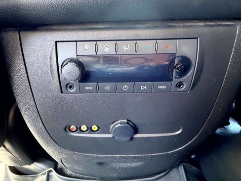 Used 2013 Chevrolet Suburban LT AWD/4WD image 9