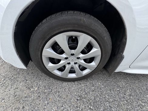 Used 2024 Toyota Corolla LE image 17