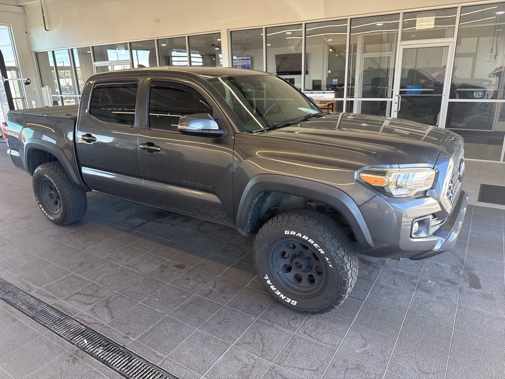 Used 2018 Toyota Tacoma TRD Off-Road AWD/4WD image 2