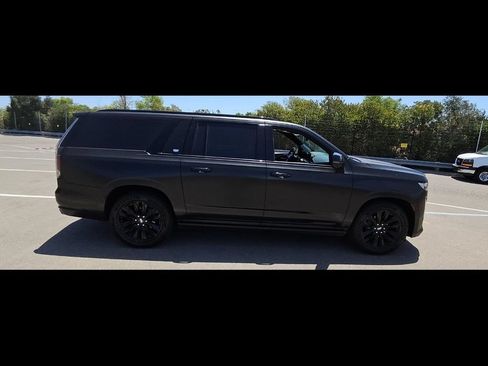 Used 2021 Cadillac Escalade ESV Sport Platinum AWD/4WD image 10