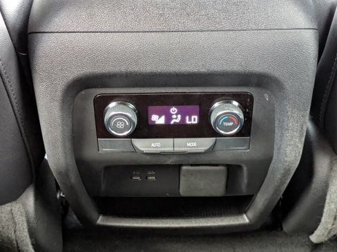 Used 2025 Chevrolet Traverse LT w/ Sun and Wheel Package FWD image 34