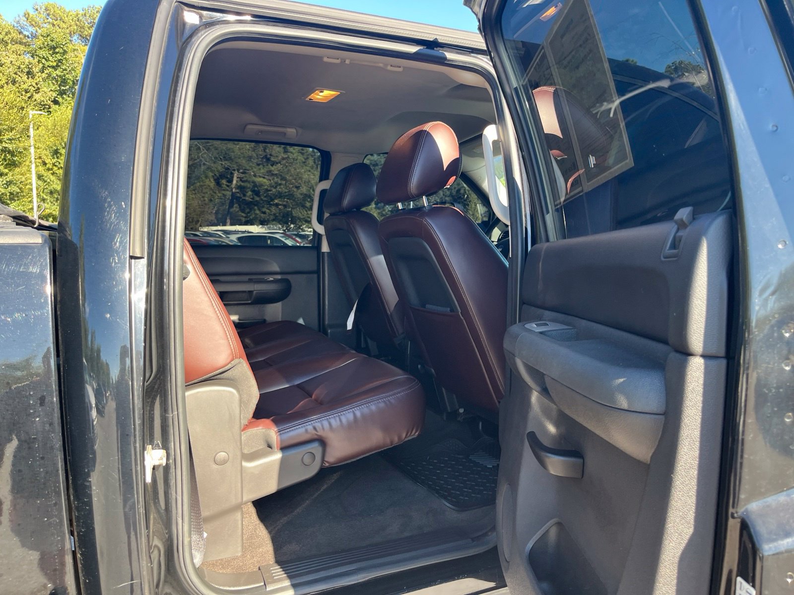 Used 2010 Chevrolet Silverado 2500 LT w/ Interior Plus Package AWD/4WD image 28