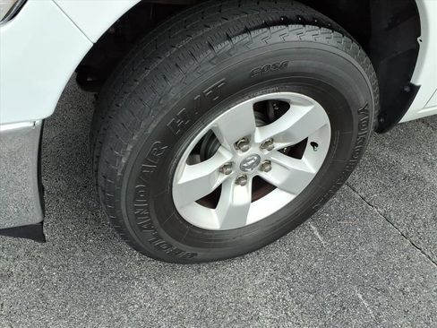 Used 2021 RAM 1500 Classic SLT AWD/4WD image 11